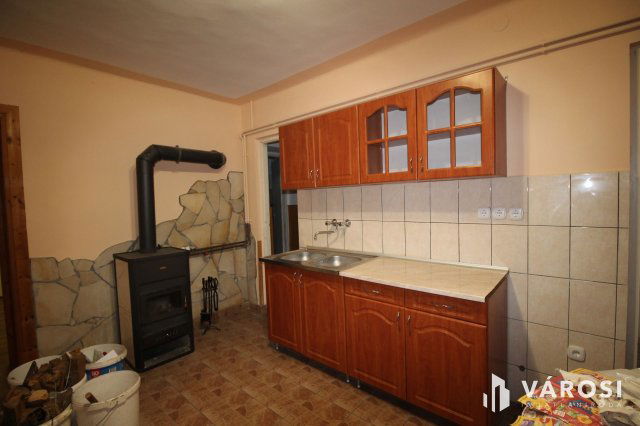 Eladó családi ház, Celldömölkön 30 M Ft, 2+1 szobás