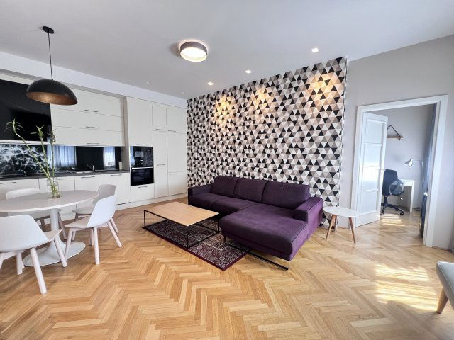Kiadó téglalakás, albérlet, Budapesten, V. kerületben, 3 szobás