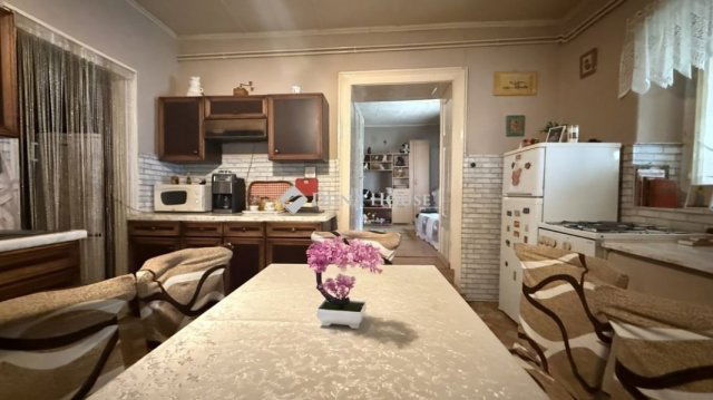 Eladó családi ház, Csényén 20.5 M Ft, 3 szobás