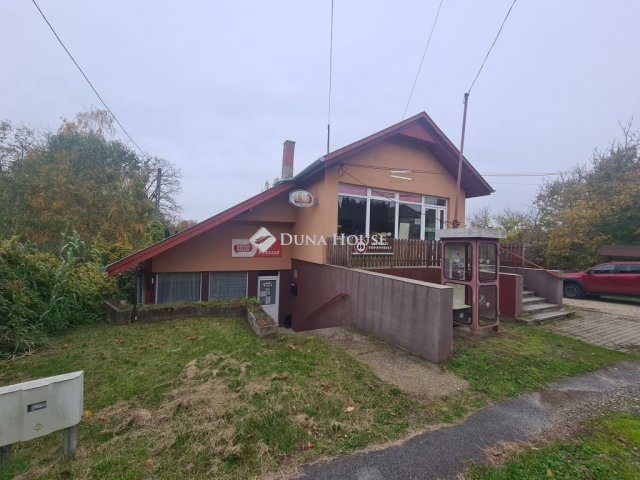 Eladó családi ház, Nemesszentandráson 32.9 M Ft, 6 szobás