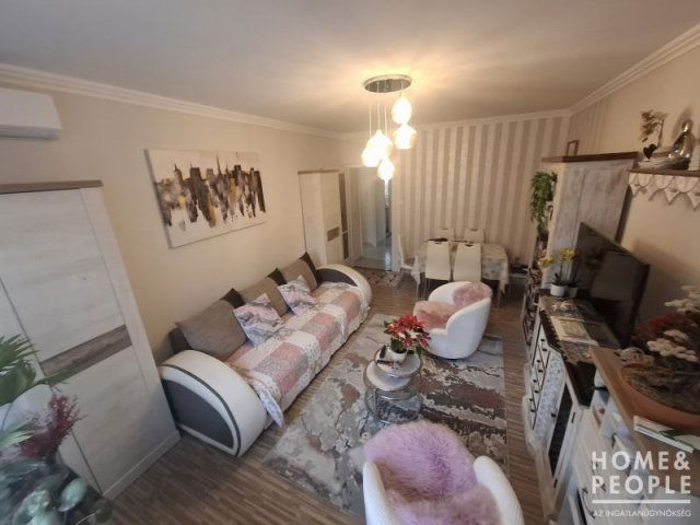 Eladó téglalakás, Szegeden 53.5 M Ft, 2 szobás