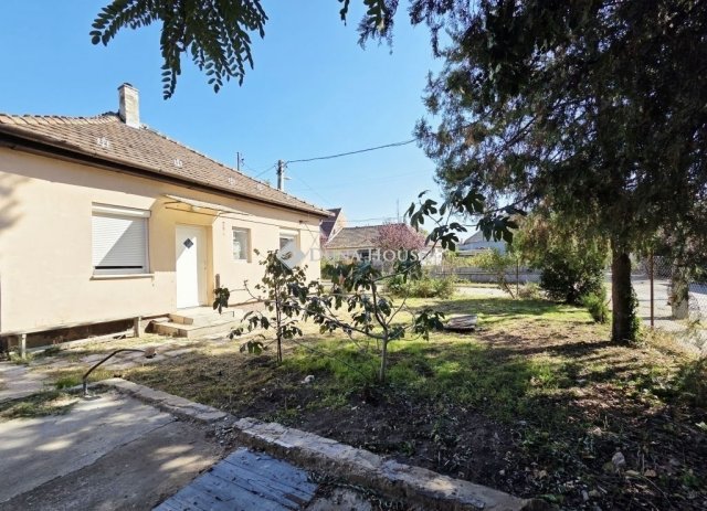 Eladó családi ház, Budapesten, XX. kerületben 53.8 M Ft