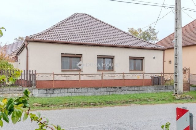 Eladó családi ház, Cserépfaluban 58 M Ft, 4 szobás