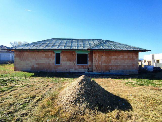 Eladó családi ház, Vácrátóton 154 M Ft, 5 szobás