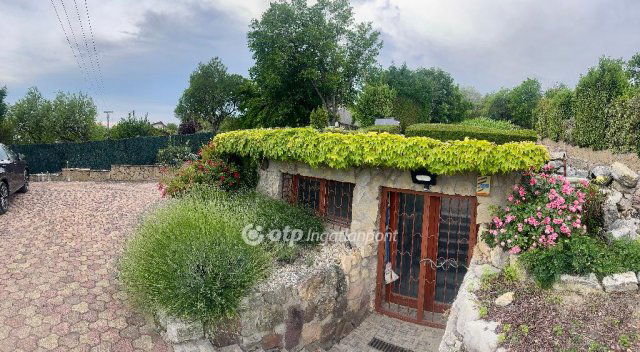 Eladó nyaraló, Alsóörsön 129 M Ft, 1 szobás