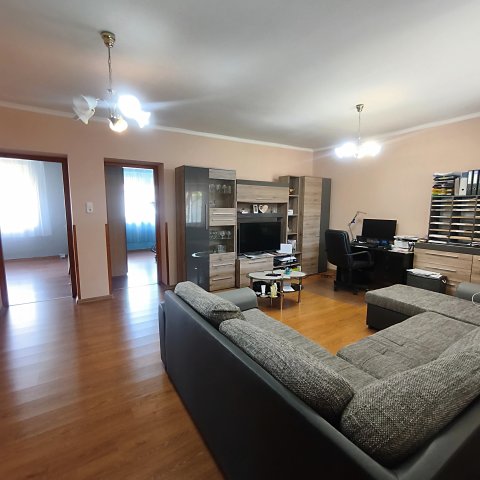 Eladó családi ház, Makón 65 M Ft, 4 szobás