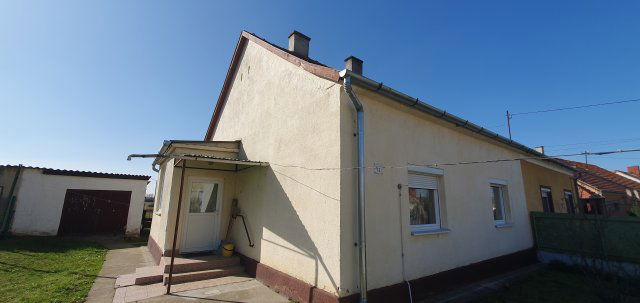 Eladó családi ház, Devecseren 19.9 M Ft, 2 szobás