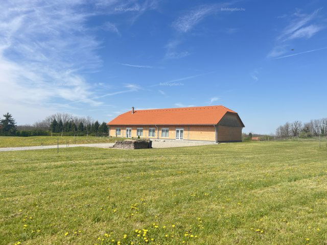 Eladó családi ház, Kaposváron 165 M Ft, 4 szobás