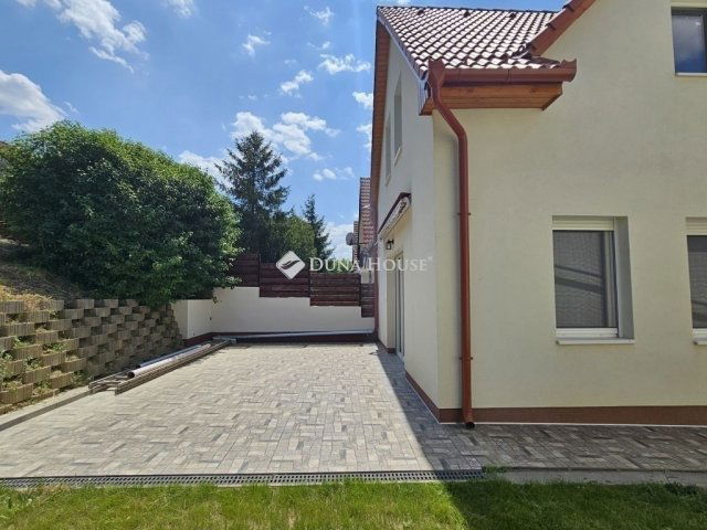 Eladó családi ház, Orfűn 89.9 M Ft, 3 szobás