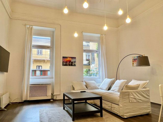 Eladó téglalakás, Budapesten, VI. kerületben, Király utcában