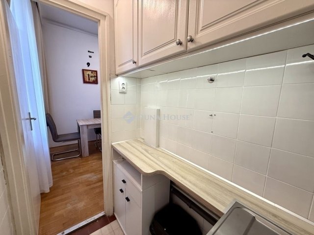 Eladó téglalakás, Budapesten, V. kerületben 84.9 M Ft, 2 szobás