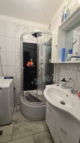 Eladó panellakás, Dunaújvárosban 38 M Ft, 2 szobás