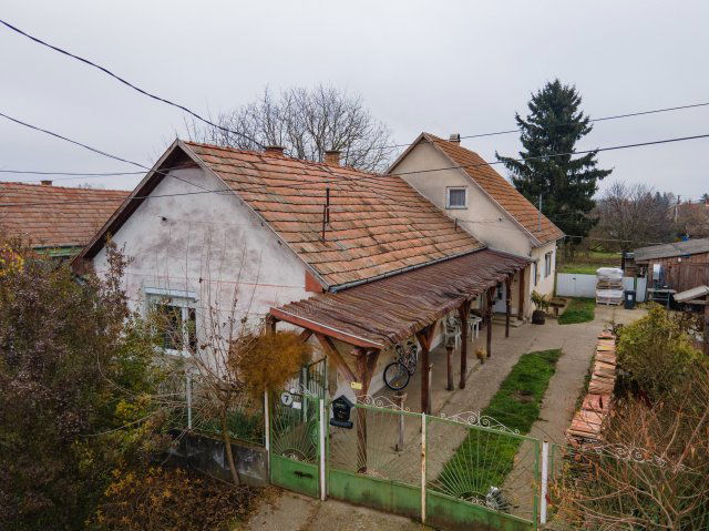 Eladó családi ház, Érsekvadkerten 7.9 M Ft, 2 szobás