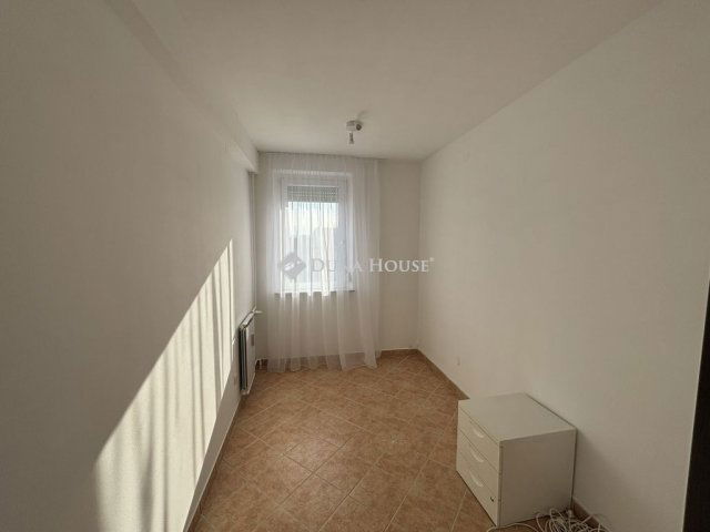 Eladó panellakás, Budapesten, III. kerületben 69.9 M Ft