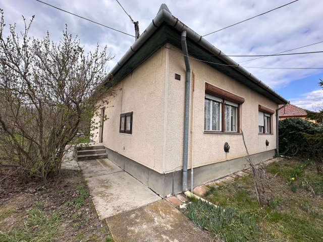 Eladó családi ház, Csárdaszálláson 7.99 M Ft, 2 szobás