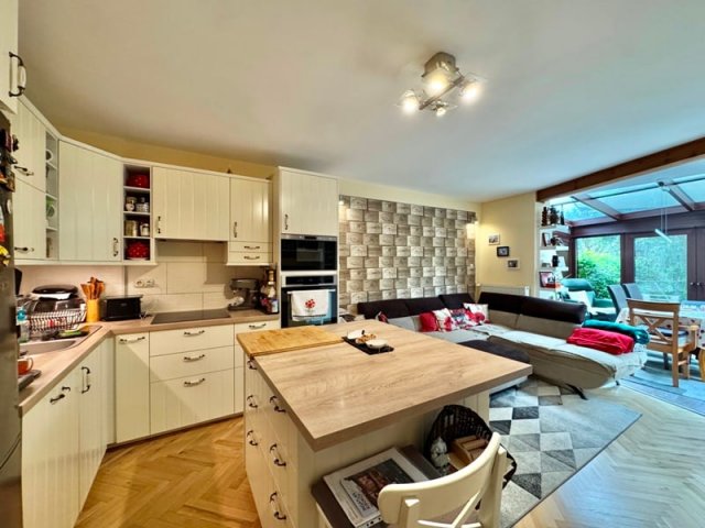 Eladó téglalakás, Pécsett, Endresz György utcában 123.5 M Ft