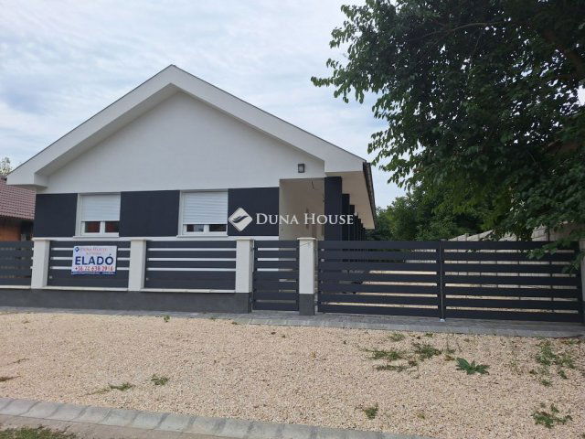 Eladó családi ház, Hernádon 69.9 M Ft, 4 szobás