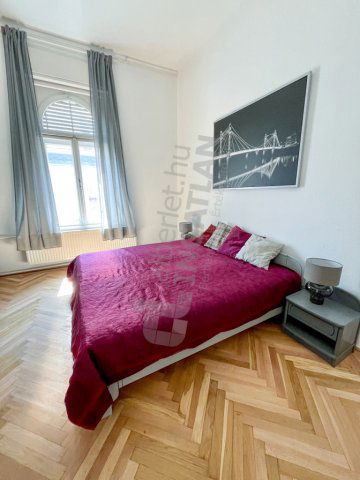Kiadó téglalakás, albérlet, V. kerületben, Váci utcában