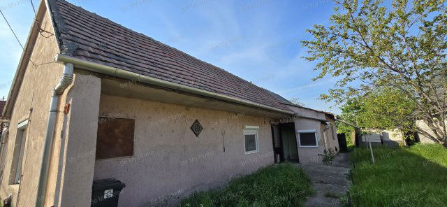 Eladó családi ház, Adonyban 19.5 M Ft, 3 szobás