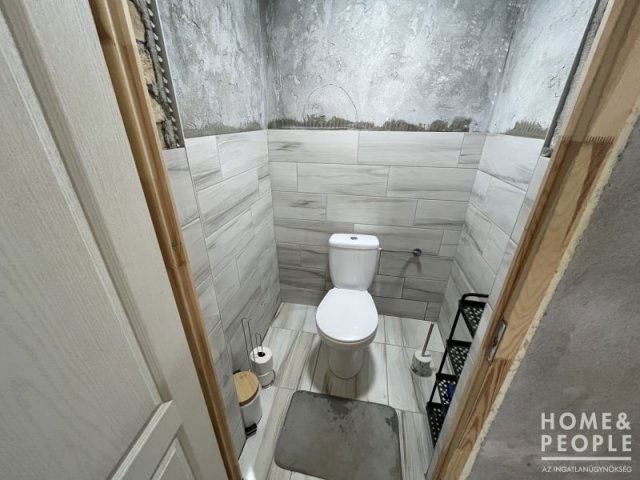 Eladó családi ház, Makón 26.5 M Ft, 4 szobás