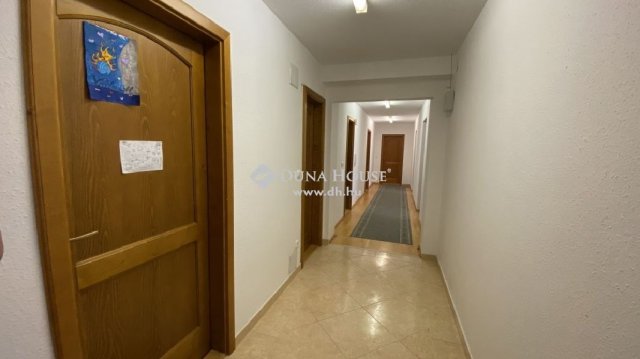 Eladó családi ház, Budakeszin 219 M Ft, 11 szobás