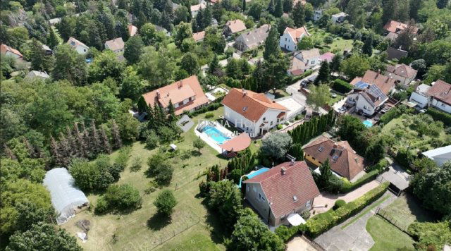 Eladó családi ház, Leányfaluban 606 M Ft, 6+1 szobás