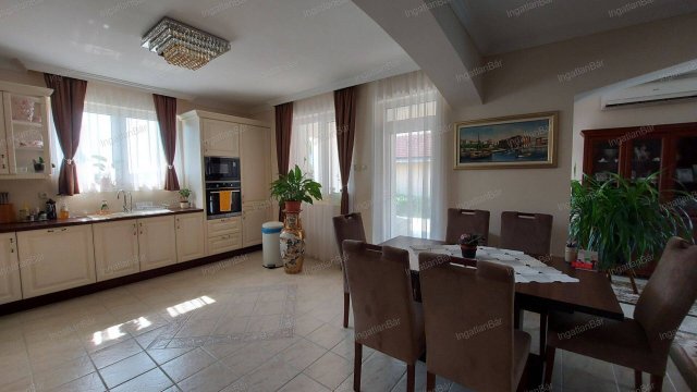 Eladó családi ház, Nyíregyházán 149.9 M Ft, 4 szobás