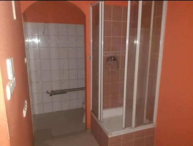 Eladó téglalakás, Gyenesdiáson 9.99 M Ft, 1 szobás
