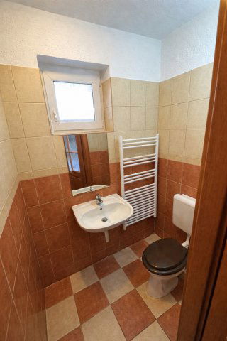 Eladó családi ház, Vácon 99 M Ft, 4 szobás