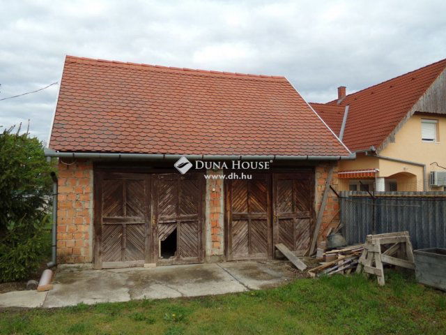 Eladó családi ház, Harkányban 51.9 M Ft, 4 szobás