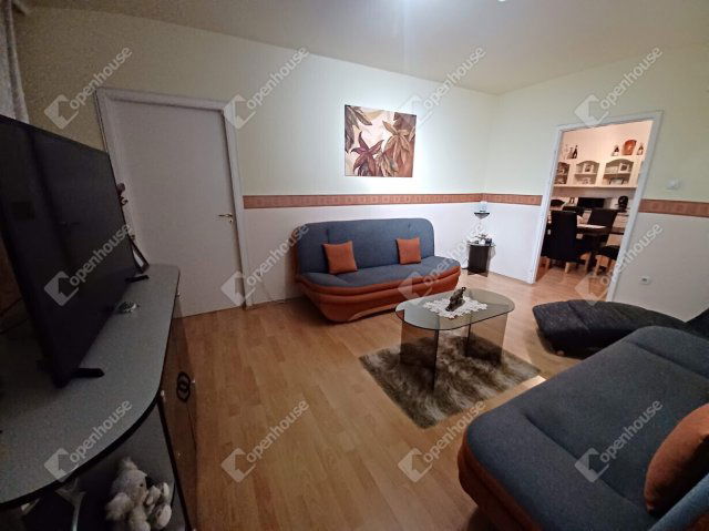 Eladó panellakás, Debrecenben 67.3 M Ft, 3 szobás