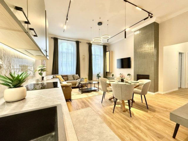 Eladó téglalakás, Budapesten, VII. kerületben 195 M Ft, 4 szobás