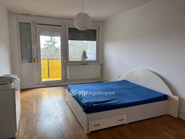 Eladó panellakás, Gyulán 29.9 M Ft, 2 szobás