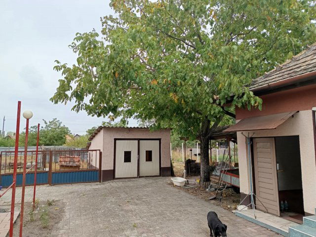 Eladó családi ház, Akasztón, Béke utcában 27 M Ft, 3 szobás