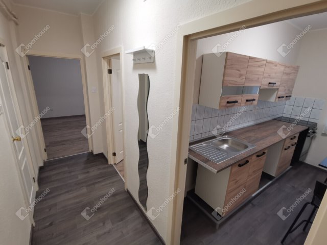 Kiadó panellakás, albérlet, Székesfehérvárott 140 E Ft / hó