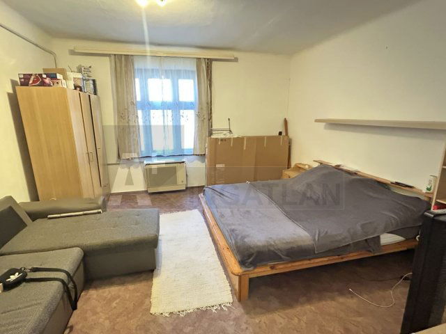 Kiadó téglalakás, albérlet, Szegeden 90 E Ft / hó, 1 szobás