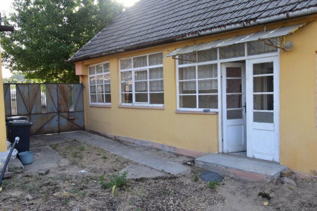 Eladó családi ház, Dunaföldváron 14.9 M Ft