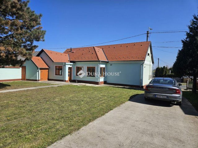 Eladó családi ház, Zalakaroson 85.9 M Ft, 4 szobás