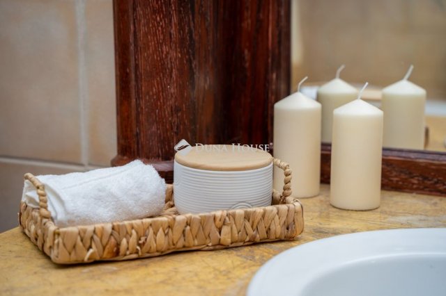 Eladó családi ház, Debrecenben 230 M Ft, 1 szobás