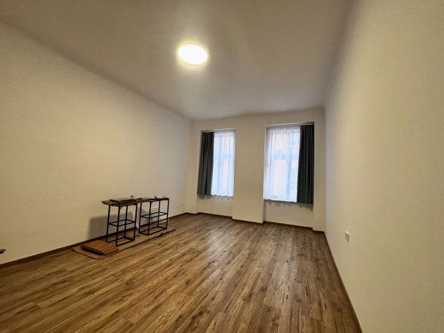 Kiadó téglalakás, albérlet, VIII. kerületben, Vas utcában