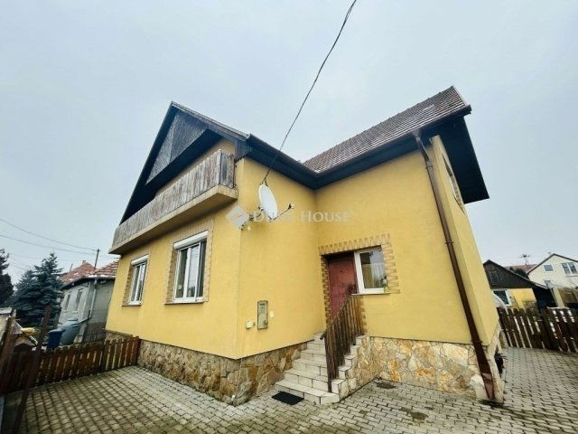 Eladó családi ház, Gyálon 103.5 M Ft, 5 szobás