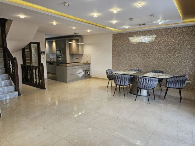 Eladó sorház, Budapesten, II. kerületben 390 M Ft, 7 szobás