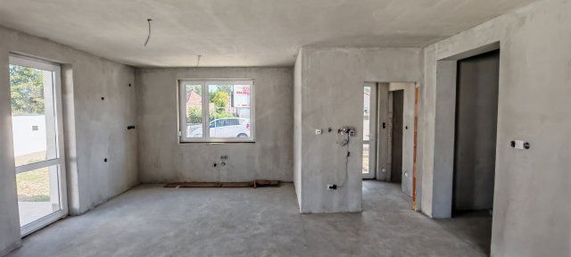 Eladó ikerház, Győrött 118 M Ft, 5 szobás