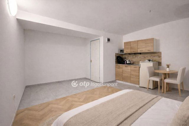 Eladó téglalakás, Budapesten, XIII. kerületben 27 M Ft, 1 szobás