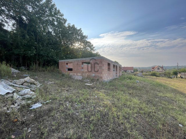 Eladó mezogazdasagi ingatlan, Szekszárdon 25 M Ft