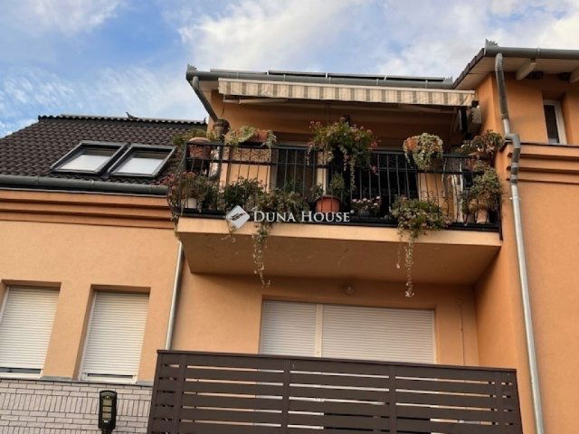 Eladó téglalakás, Kecskeméten 99.5 M Ft, 6 szobás