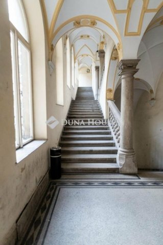 Kiadó téglalakás, albérlet, Budapesten, V. kerületben, 4 szobás
