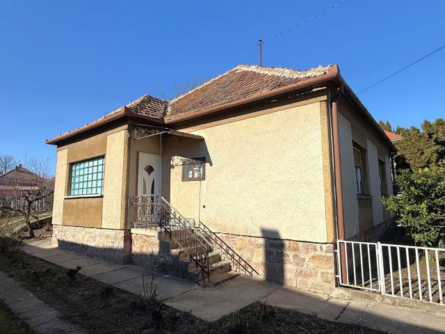 Eladó családi ház, Bogádon 44.9 M Ft, 3 szobás