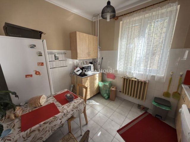 Eladó családi ház, Dányon 157.5 M Ft, 10 szobás