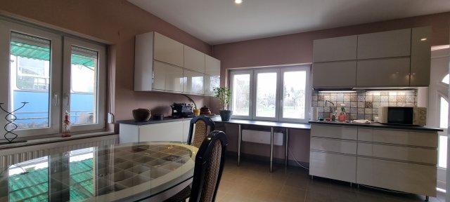 Eladó családi ház, Érden 82.9 M Ft, 2 szobás